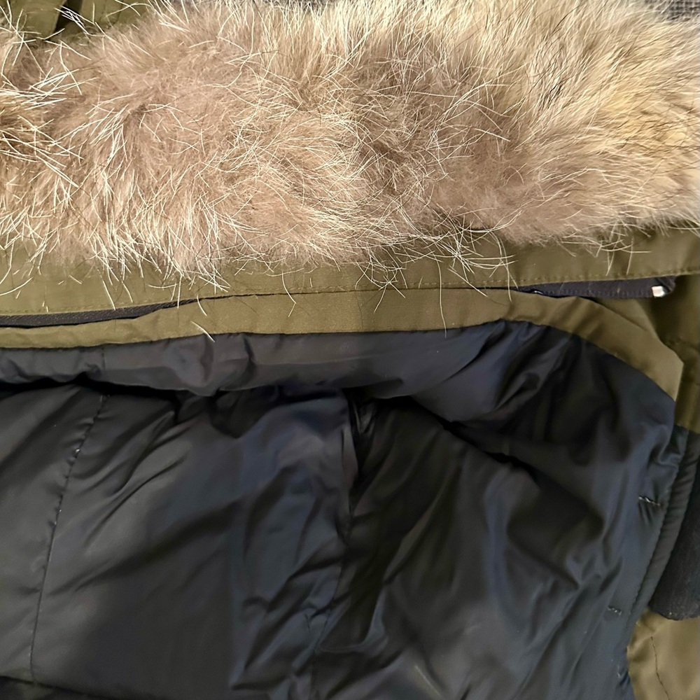 COPY - Canada Goose Montebello Thermal 625-Fill Power White Duck Down Filled Fu… - Picture 6 of 11